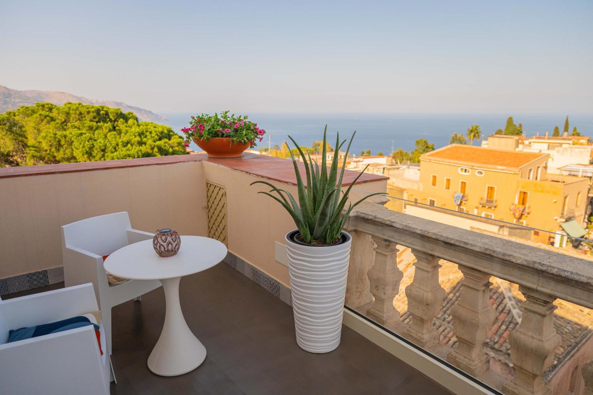 La Terrazza Di Porta Messina Hotel Taormina Exterior foto